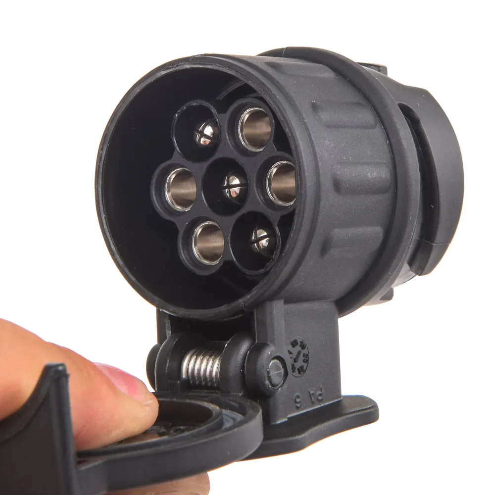 Adapter 13-pinowy na 7-pinowy do zaczepu kulowego THULE czarny