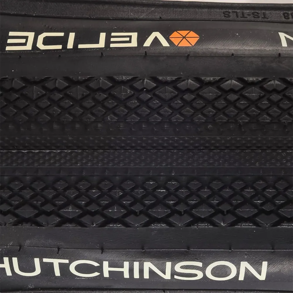 HUTCHINSON OVERIDE 700x38c opona dętkowa czarna