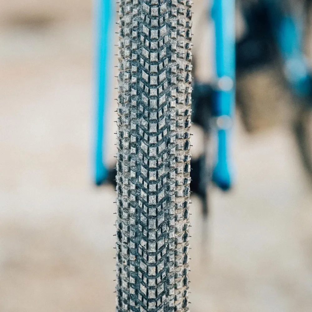 Opona HUTCHINSON TOUAREG 700x50c Hardskin Tubeless Ready Beige