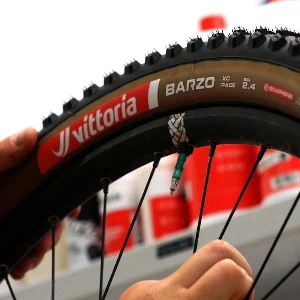 Opona VITTORIA BARZO XC RACE 29x2.4 Graphene/Silica Tubeless Ready Soft Beige