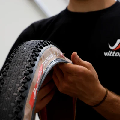 Opona VITTORIA TERRENO XC RACE 29x2.25 Graphene/Silica Tubeless Ready Soft Beige