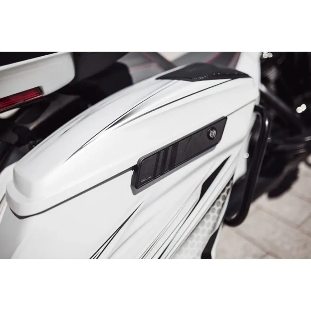 Osłony zatrzasków sakw Tommy & Sons do motocykli Harley