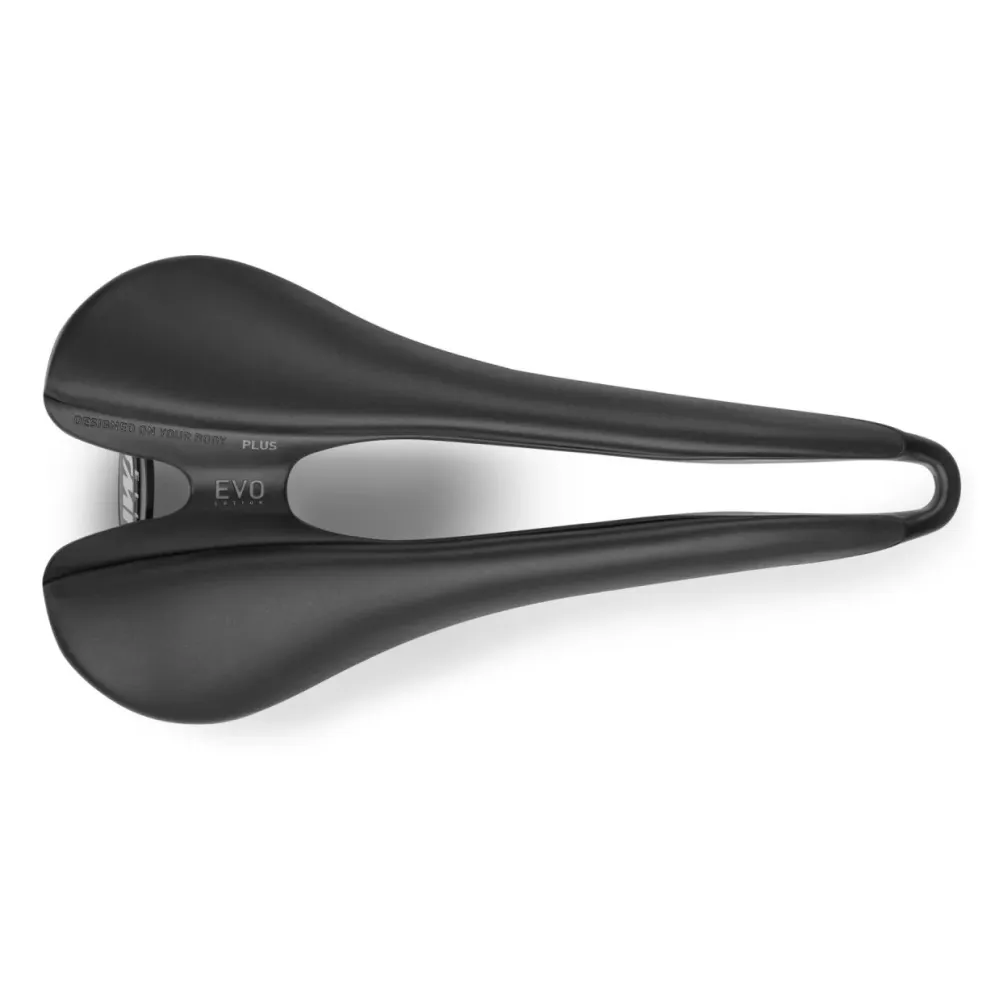 Siodełko SMP EVO PLUS o szerokości 140 mm z karbonowymi szynami, czarne