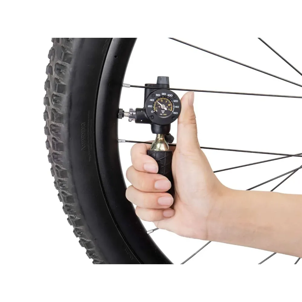 TOPEAK AIRBOOSTER G2 CO2 z nasadką udarową i manometrem