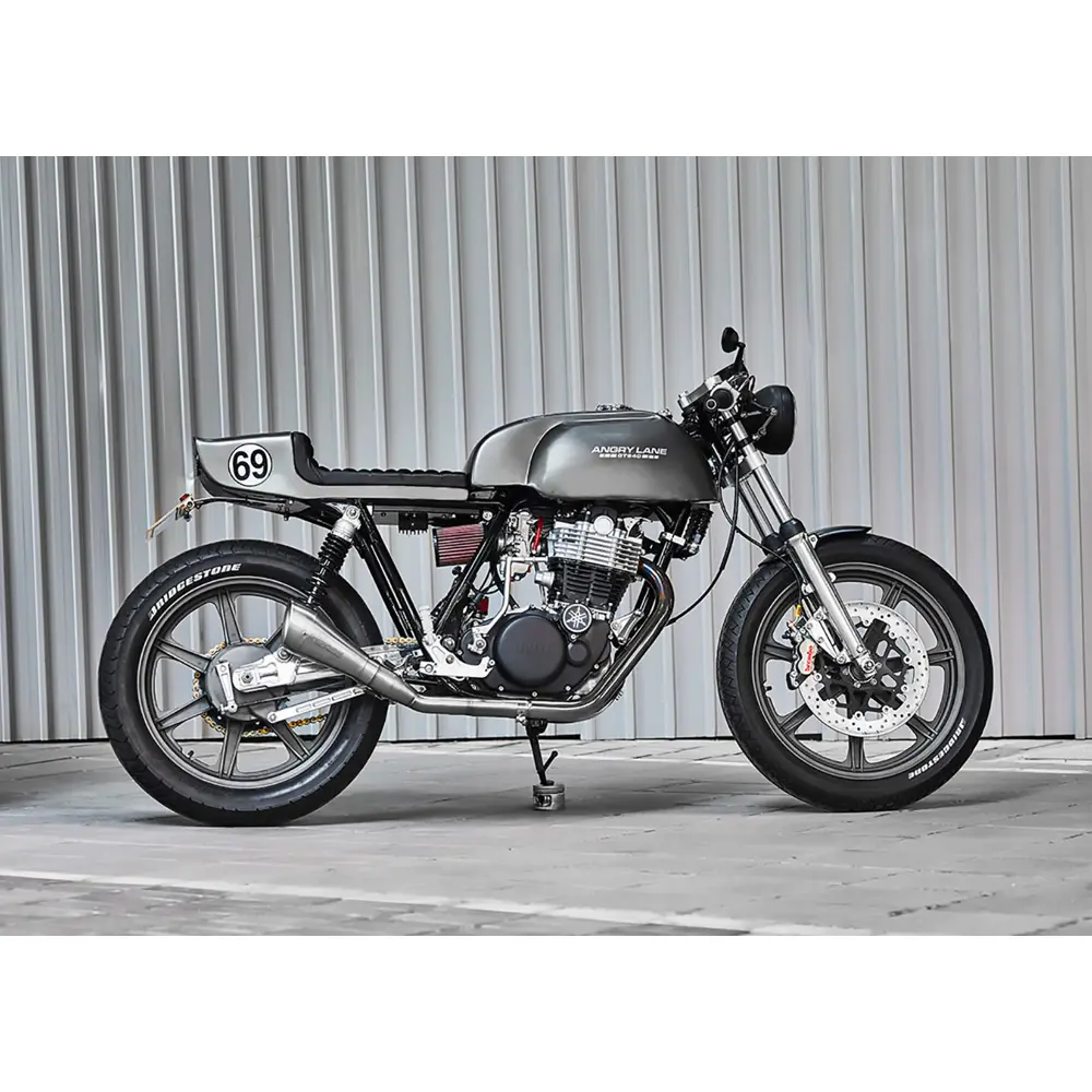 Uniwersalny wsuwany tłumik motocyklowy ze stali nierdzewnej w stylu Spark 60s