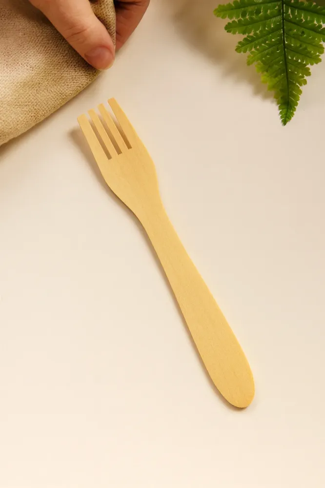 Widelec drewniany 4-zębny mały 18 cm – ekologiczny widelec biodegradowalny