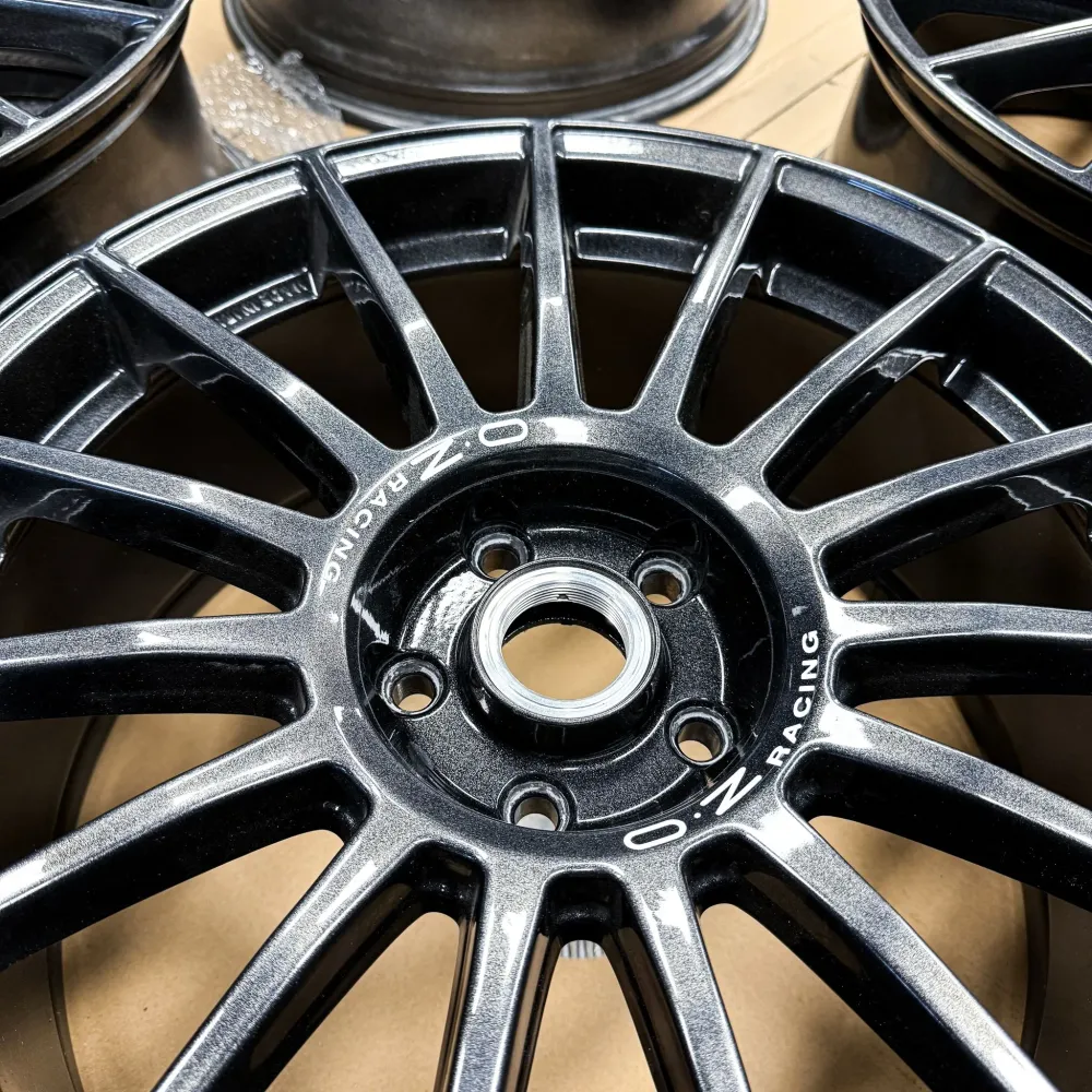OZ Custom Superturismo Evoluzione Połysk Antracyt 5x112 19″ Zestaw Felg