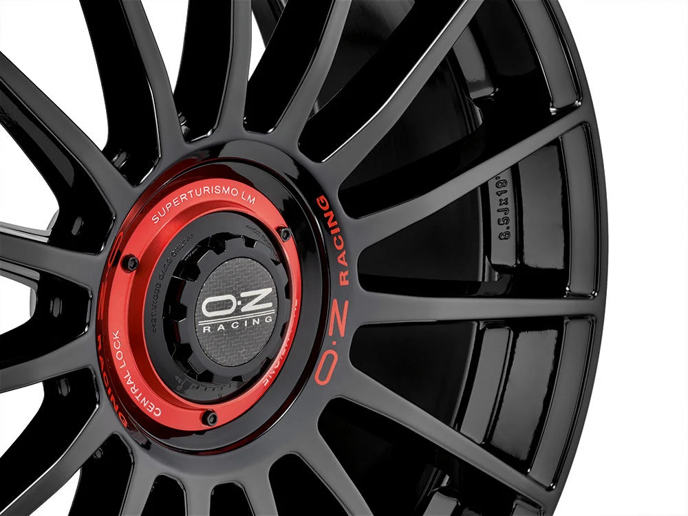 OZ Superturismo Evoluzione Gloss Black 5x112 19″ Zestaw Felg