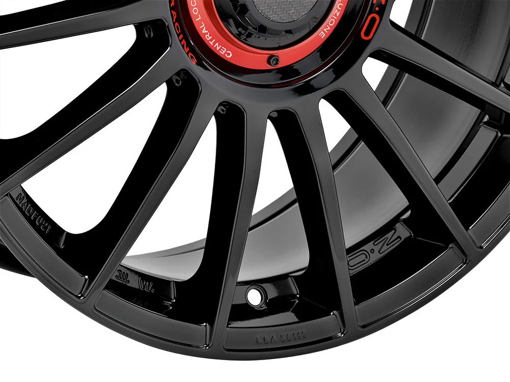 OZ Superturismo Evoluzione Gloss Black 5x112 19″ Zestaw Felg