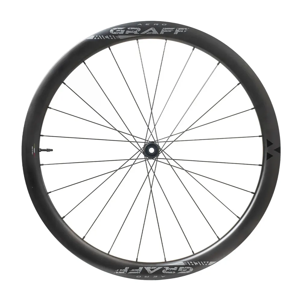 Para kół MICHE GRAFF AERO DISC przystosowanych do jazdy bezdętkowej (centralna blokada)