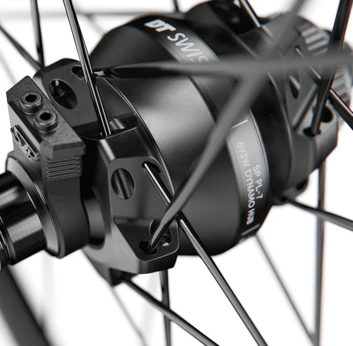 Para kół DT SWISS G 1800 SPLINE 25 przystosowanych do jazdy bezdętkowej (centralna blokada) Dynamo