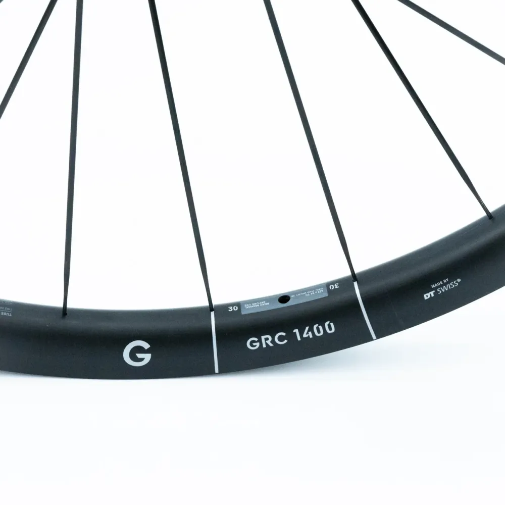 Para kół DT SWISS GRC 1400 DICUT 30 DISC przystosowanych do jazdy bezdętkowej (Centerlock)