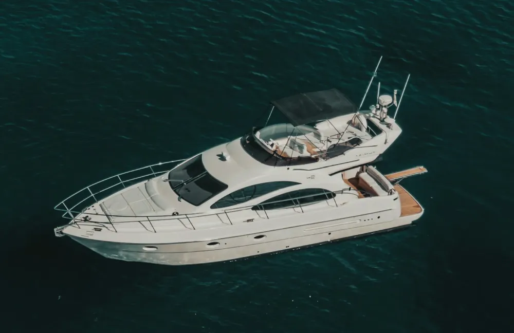 AZIMUT 42 Clubbing Destination
