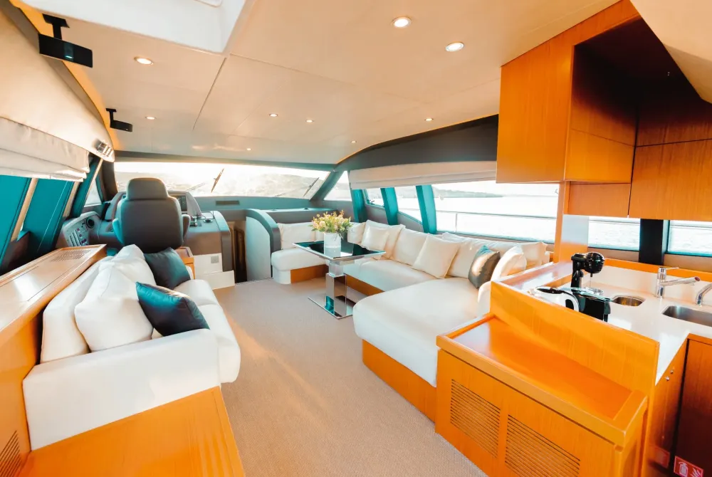 FERRETTI 592 Clubbing Destination