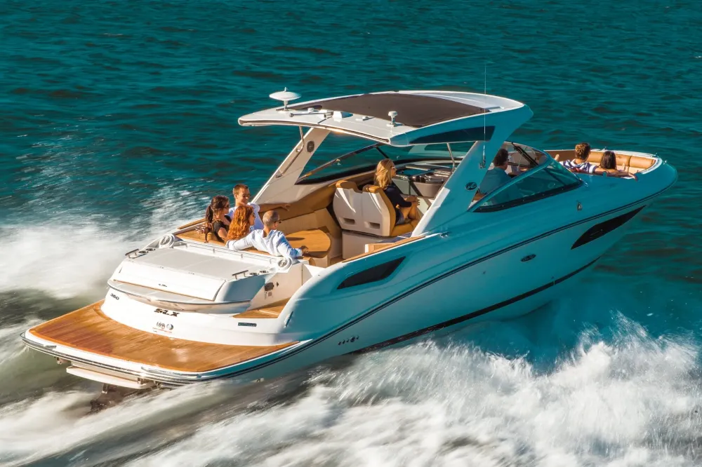 SEA RAY SLX 350 Clubbing Destination