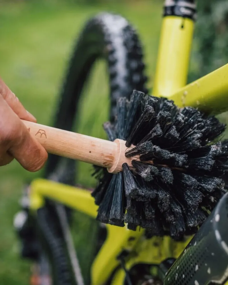 Peaty's Bog Brush – Szczotka do Czyszczenia Roweru