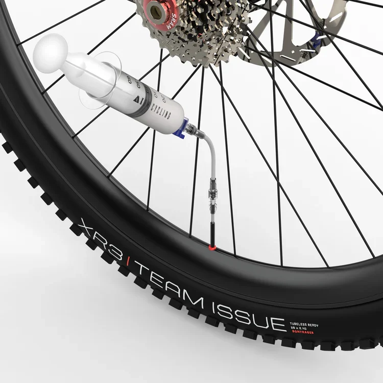 Strzykawka do płynu prewencyjnego KOM CYCLING Alu Valve Remover