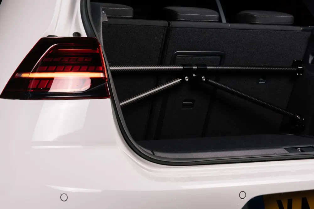 Racingline tylne wzmocnienie nadwozia z włókna węglowego MQB VW Golf 7/7.5/8, Seat Leon 5F, Skoda Octavia 5E itd.