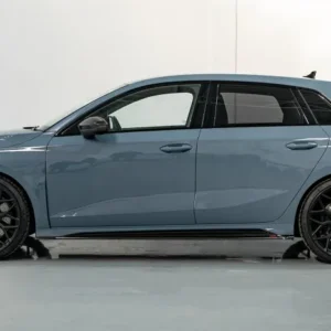 Kompletny zestaw z włókna węglowego Urban Automotive do Audi RS3 8Y Hatchback