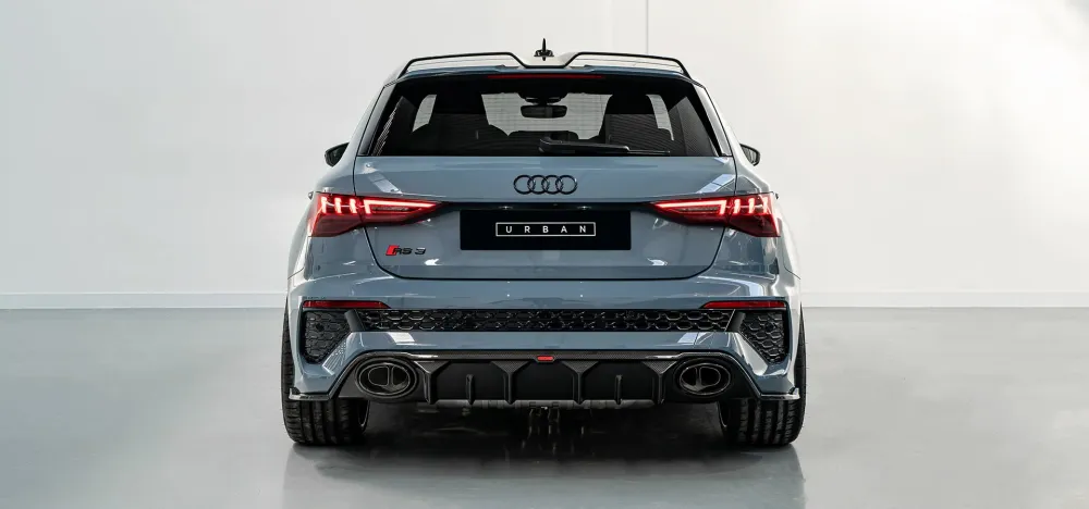 Kompletny zestaw z włókna węglowego Urban Automotive do Audi RS3 8Y Hatchback