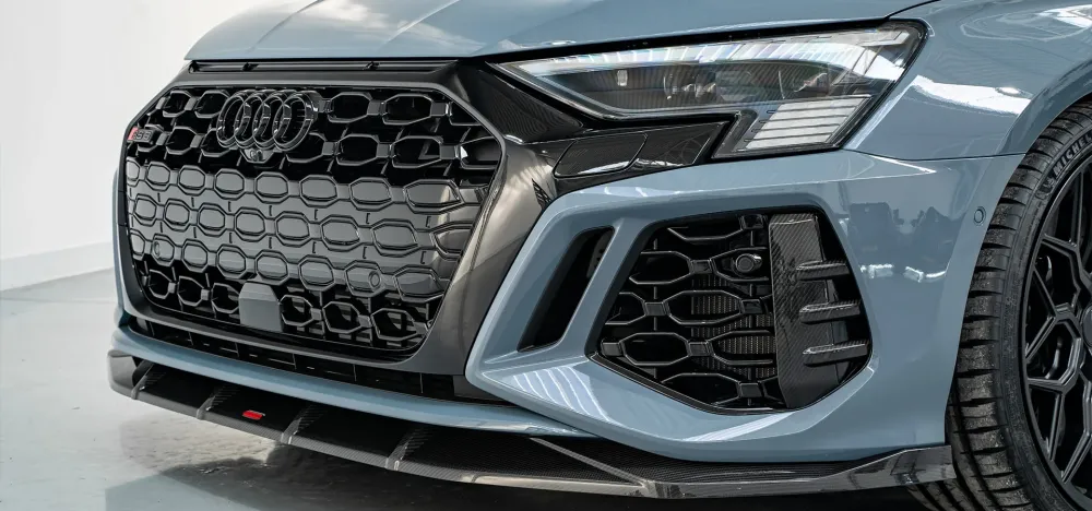 Kompletny zestaw z włókna węglowego Urban Automotive do Audi RS3 8Y Hatchback