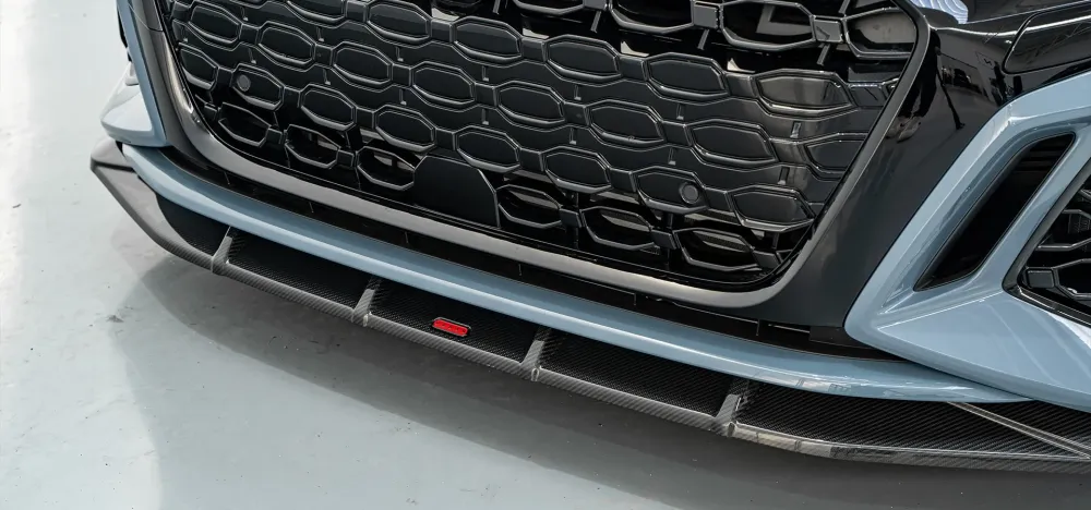 Kompletny zestaw z włókna węglowego Urban Automotive do Audi RS3 8Y Hatchback