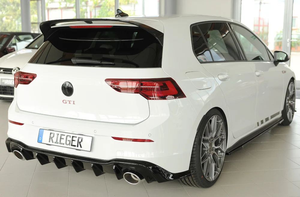 Progi boczne Rieger VW Golf MK8 GTI, GTI Clubsport 2020+ - Wysoki Połysk Czarny