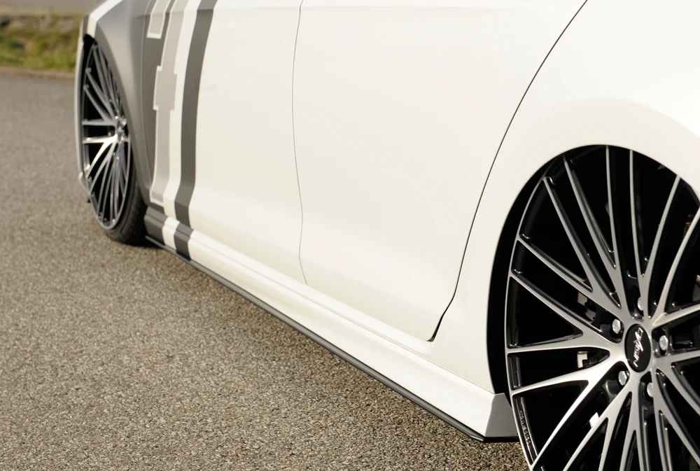 Progi boczne Rieger Volkswagen Golf MK7 R / R-Line
