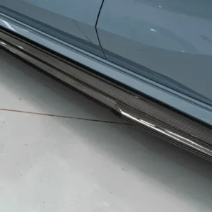 Urban Automotive karbonowe przedłużenia progów bocznych Audi RS3 8Y