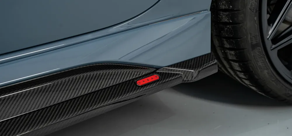 Urban Automotive karbonowe przedłużenia progów bocznych Audi RS3 8Y